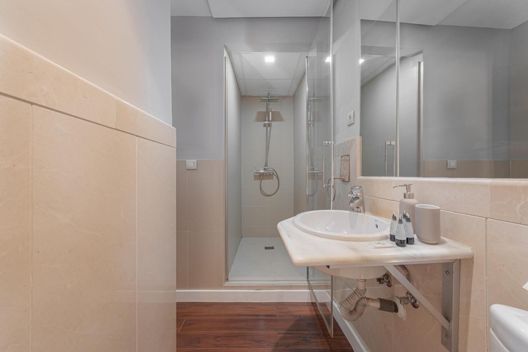 C31 Deluxe Apartment Into Cathedral Square 말라가 외부 사진